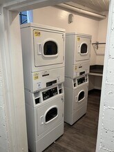 8375 Fountain Ave in West Hollywood, CA - Foto de edificio - Building Photo