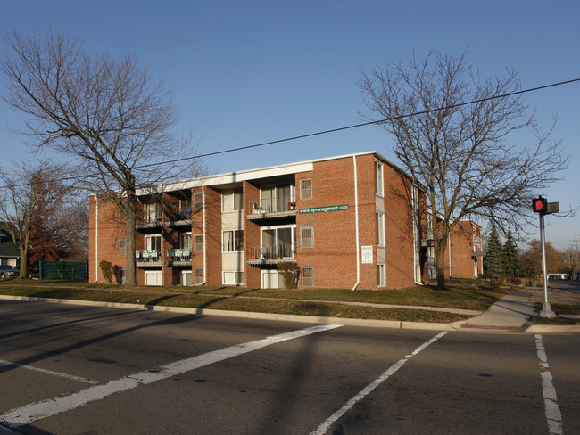 Ambassador West Apartments in Ypsilanti, MI - Foto de edificio - Building Photo