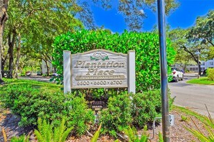 6600 Cypress Rd in Plantation, FL - Building Photo