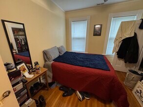 176 Elm St, Unit 4 in North Cambridge, MA - Foto de edificio - Building Photo