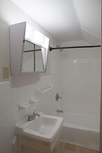 180 N Main St in Boscawen, NH - Foto de edificio - Building Photo