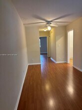 9050 Jacaranda Ln in Plantation, FL - Foto de edificio - Building Photo