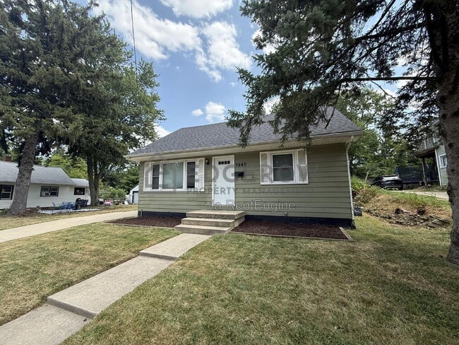 property at 1240 Emerald Ave NE