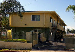 630 62nd St in San Diego, CA - Foto de edificio - Building Photo