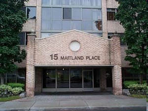 15 Maitland Place in Toronto, ON - Building Photo - Building Photo