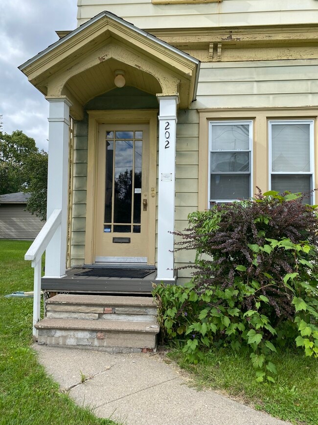 202 Ulster St, Unit #3