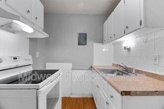 3716 Geraldine Ave in St. Ann, MO - Foto de edificio - Building Photo