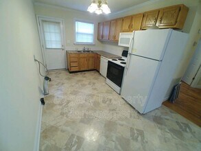 609 E Willowbrook Dr in Burlington, NC - Building Photo - Building Photo