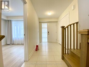 27 Guardhouse Cres in Markham, ON - Building Photo - Building Photo