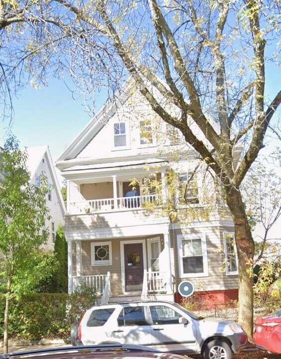 68 Willow Ave, Unit #2 in Somerville, MA - Building Photo