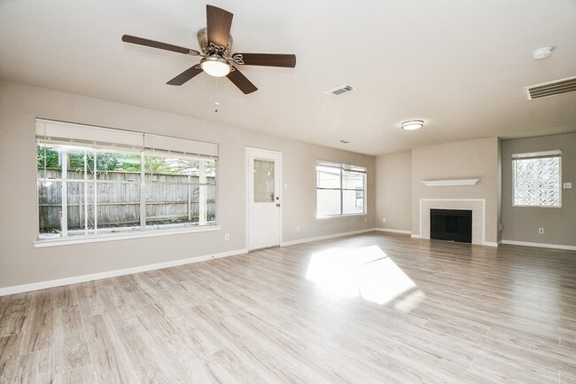 11659 Evesborough Dr in Houston, TX - Building Photo - Building Photo