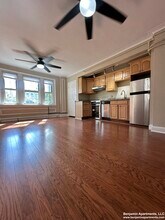 1450 Beacon St, Unit B41 in Brookline, MA - Foto de edificio - Building Photo