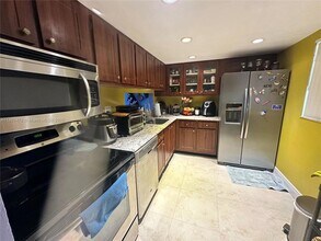 8045 SW 107th Ave, Unit 201 in Miami, FL - Building Photo - Building Photo