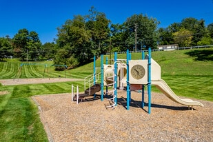 Lindenbrooke in South Park, PA - Building Photo