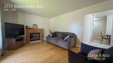 2517 Armstrong Ave in Windsor, ON - Building Photo - Building Photo