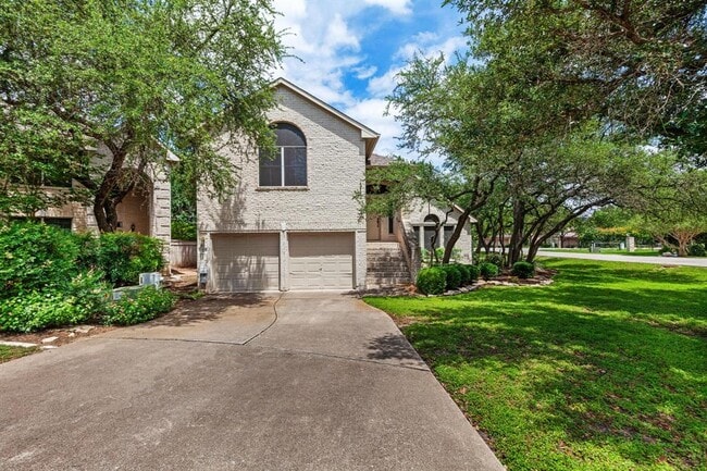 property at 2 Muirfield Greens Cove