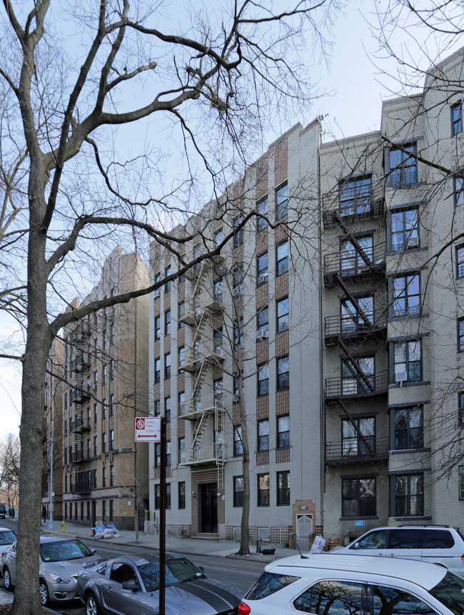 55 W Mosholu Pky N in Bronx, NY - Building Photo - Building Photo