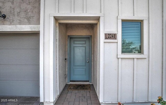 2241 W Griswold Rd in Phoenix, AZ - Building Photo - Building Photo