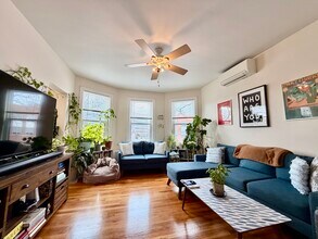 35 Harvard St, Unit 2 in Brookline, MA - Building Photo - Building Photo