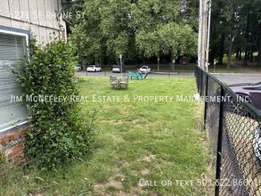 4221 SE Rhone St in Portland, OR - Building Photo - Building Photo