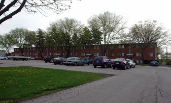 4040-4080 Royer Rd in Toledo, OH - Building Photo