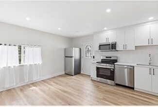 12822-12229 229 St in Maple Ridge, BC - Building Photo - Building Photo