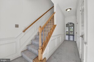 5974 Wescott Hills Way in Alexandria, VA - Building Photo