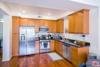 360 W Ave 26 in Los Angeles, CA - Building Photo - Building Photo