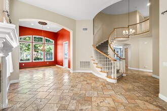 516 Rustic Hills Dr in Simi Valley, CA - Building Photo - Building Photo