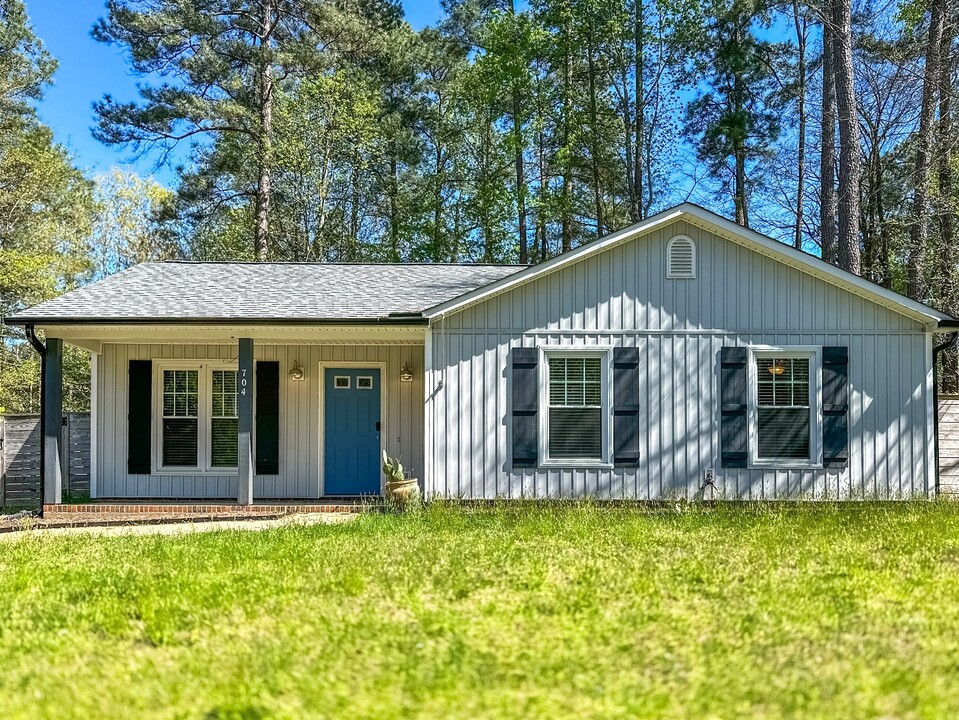 704 Habersham Pl in Raleigh, NC - Building Photo