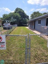 2470 NW 82nd St in Miami, FL - Building Photo - Building Photo
