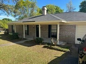 5901 Ole Mill Rd in Mobile, AL - Building Photo
