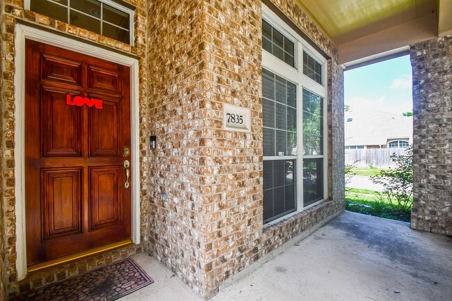 7835 Stone Oak Ct in Houston, TX - Building Photo - Building Photo