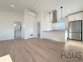 616 Park Ave in Long Beach, CA - Building Photo