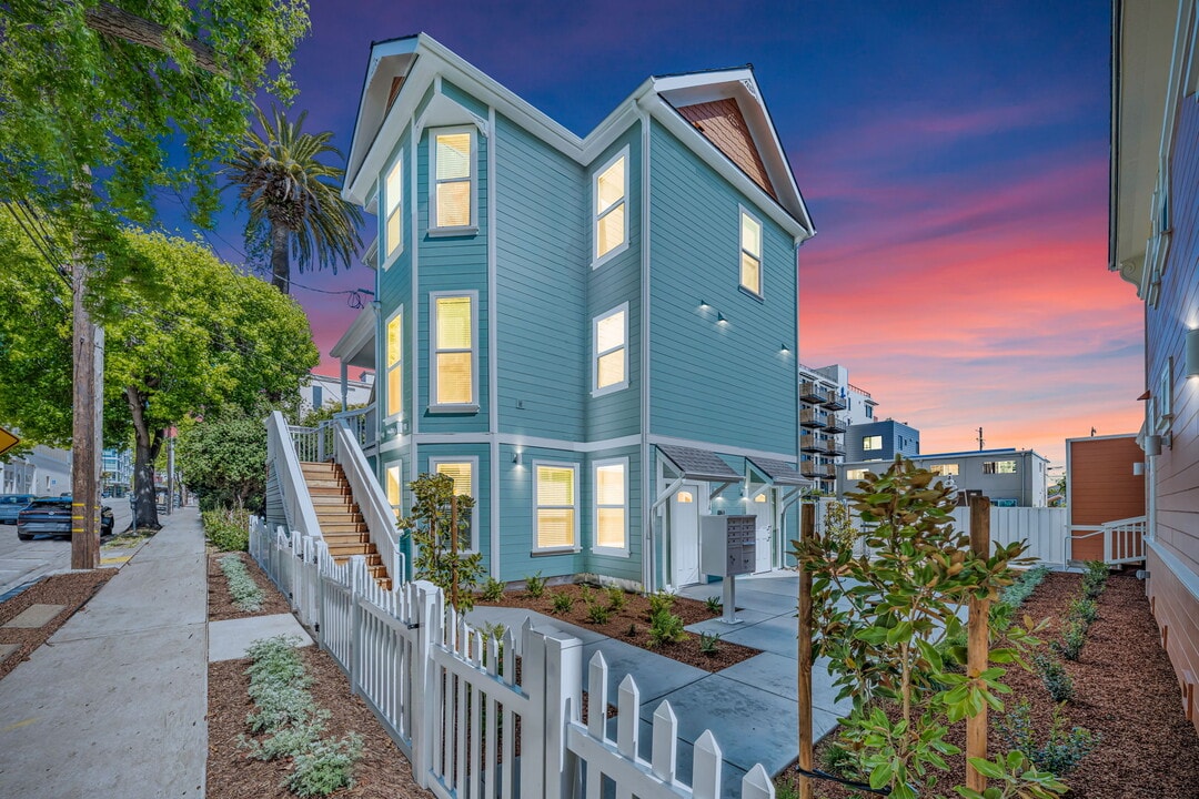 2016-2020 Dwight Way in Berkeley, CA - Building Photo