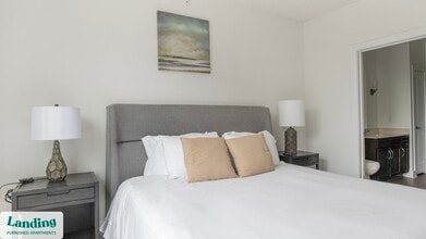 7373 Valley View Ln, Unit 3033 in Dallas, TX - Building Photo - Building Photo