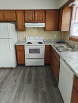 2200 Harsh Ave SE in Massillon, OH - Building Photo