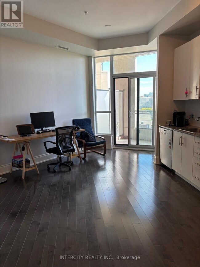 23-1023 Glebe Rd W in Toronto, ON - Building Photo - Building Photo