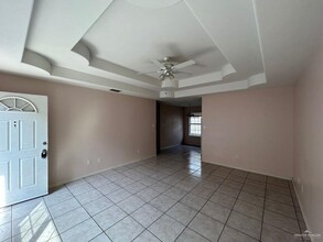 1817 Tierra Dulce Dr in Edinburg, TX - Building Photo - Building Photo