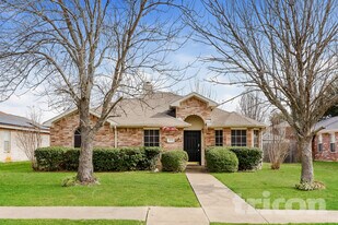 1832 McNeely St in Lancaster, TX - Building Photo