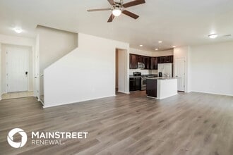 1027 E Madera Grove Ln in Sahuarita, AZ - Foto de edificio - Building Photo