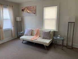 24111 143rd Ave, Unit 1fl in Rosedale, NY - Building Photo