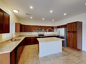 2324 W Barwick Dr in Phoenix, AZ - Building Photo - Building Photo