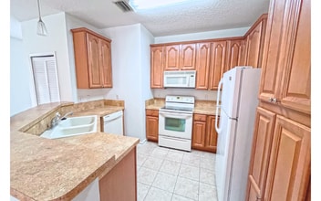 7202 Deerfoot Cir in Jacksonville, FL - Building Photo - Building Photo