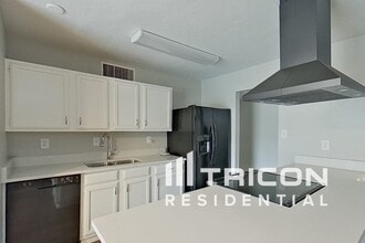 10022 Deer Hollow Dr in Dallas, TX - Building Photo - Building Photo