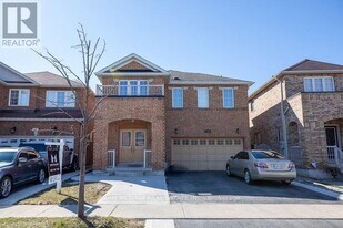 245 Valleyway Dr in Brampton, ON - Building Photo