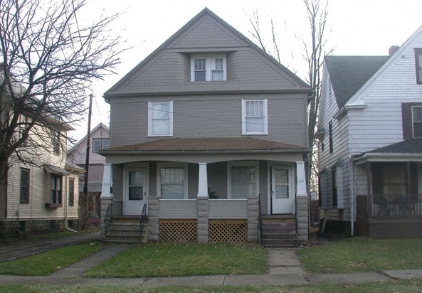 106-108 Lake St in Akron, OH - Building Photo