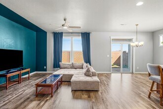 1019 Hilltop Ave NE in Quincy, WA - Building Photo - Building Photo