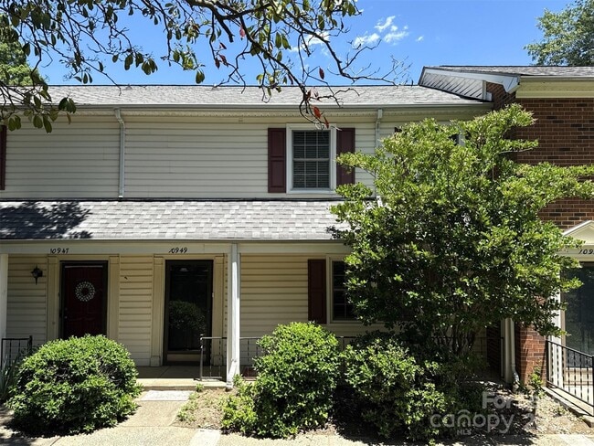 property at 10949 Park Rd