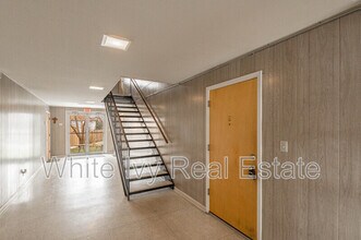 818 University Ave in Huntsville, TX - Foto de edificio - Building Photo